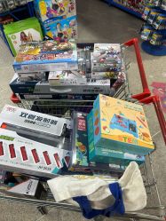 -逝水玩具折扣店