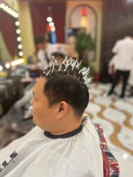 -东方先生国潮男士理发馆