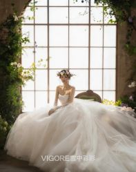 -雪中彩影婚纱摄影·微光艺术中心