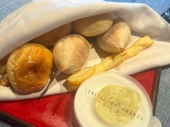 -弦月窗LUNETTE BY AMANDA(复兴路店)