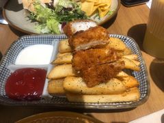 英式炸鱼配宽薯-HELLO 27 意面·沙拉·帕尼尼