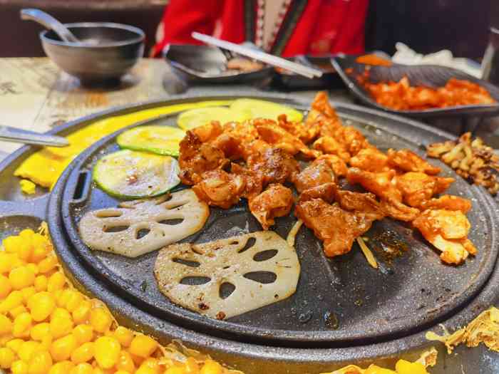 三国惹火烤肉·中日韩烤肉集合店(双楠伊藤店)-"[薄荷]环境:环境挺好