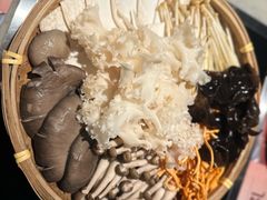 -尚尚仙·酸汤猪手·猪肚鸡火锅(华联万柳购物中心店)