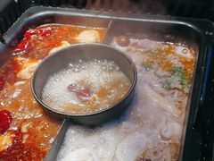 -老牌坊云南鱼豆花火锅(哈西万达店)