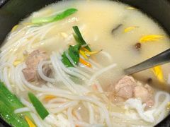 云南过桥米线-云海肴·汽锅鸡·云南菜(高德置地店)