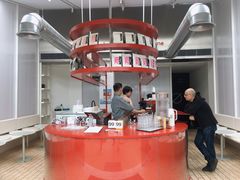 -UNI UNI(环亚凯瑟琳店)