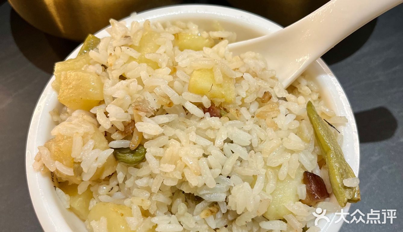 成都首家黑金火锅店❗️在吧台上吃火锅什么体验❓