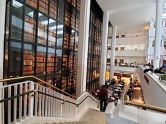 -九又四分之三站台哈利波特商店