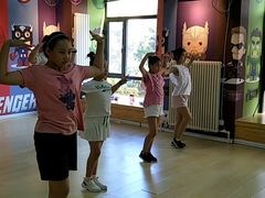 -小力量少儿街舞梦工厂