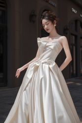 -艾米丽婚纱礼服