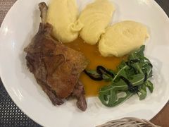 油封鸭腿配土豆泥和西洋菜-LA MAISON公鸡和龙(蛇口店)