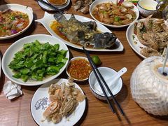 -三亚火车头万人海鲜广场