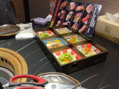 -山川小町·极番烧肉(新地假日广场店)