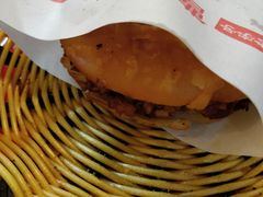 -大耳公曹氏驴肉包子铺(三八店)