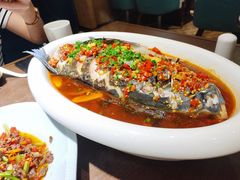 老坛剁椒鱼头-洞庭渔人(沙湾店)
