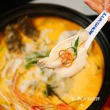 冬阴功mix酸菜鱼，禄鼎记这波操作绝了！