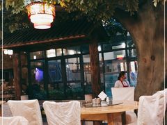 -茅台镇网红溶洞餐厅·茅帮菜馆