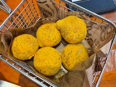 -BHC炸鸡(明洞总店)