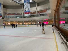 -冰纷万象滑冰场(深圳万象城店)