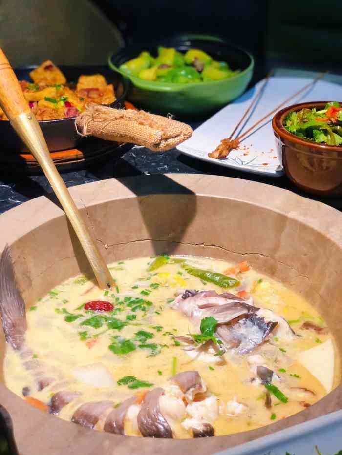 云海肴蒸汽石锅鱼云南菜(海岸城店)-"汽锅鸡淡淡的味道喜欢,黑三剁量