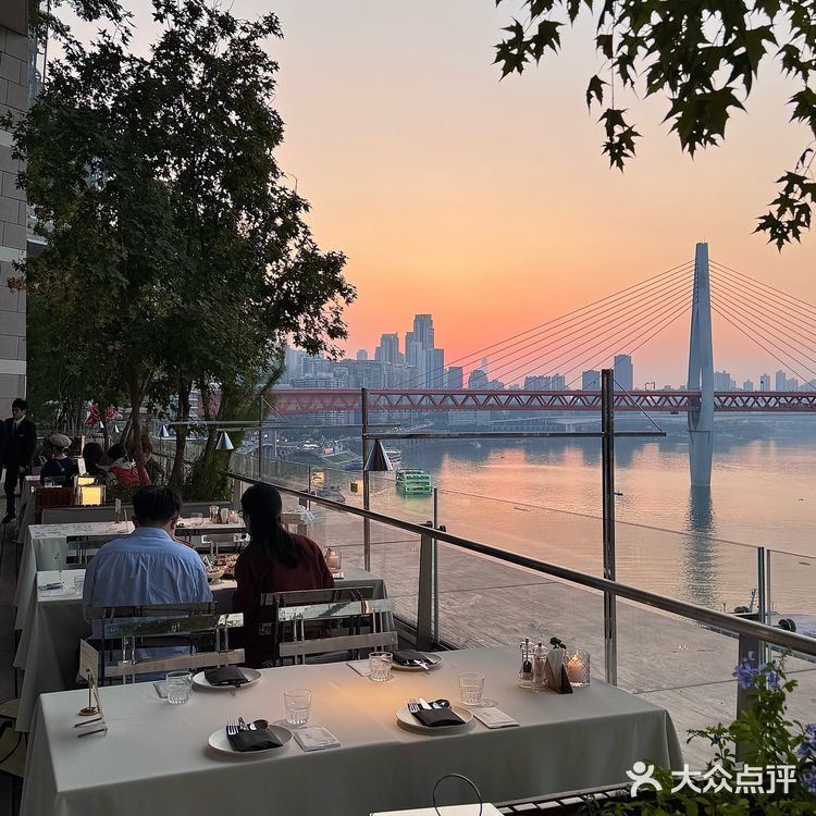 重庆江边超绝景观位餐厅🍴氛围感拉满🌇 