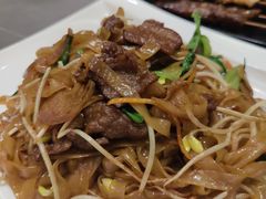 干炒牛河-蚝美人·生蚝海鲜烧烤(茶花园店)