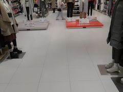 -优衣库(上海正大广场店)