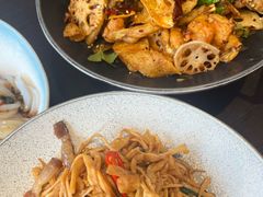 -川流不息·地道川菜·小龙虾(松东路店)