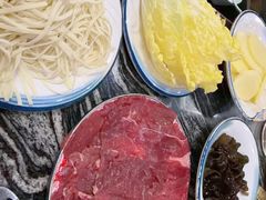 -乳仔牛牦牛汤锅 烤羊排(松潘古城店)