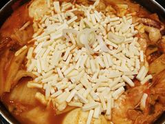 -三清洞摩西韩式年糕火锅(威高广场店)