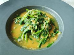豌豆黄浸豌豆尖-半山腰·云南菜(侨福芳草地店)
