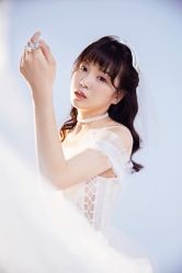 -onlygirl摄影美学馆高端定制(江滩店)