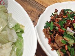 手撕莲花白-老滇山寨•云南特色菜•地方菜•民族风情歌舞表演(金碧店)