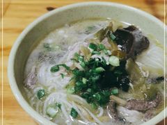 -老字号巴山酸菜米线(巴渝佳梦小区店)