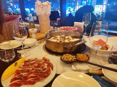 -斯普汇生蚝牛排馆(中骏世界城店)