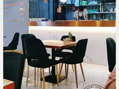 -POKEE VIA&Brunch·维娅(重庆来福士店)