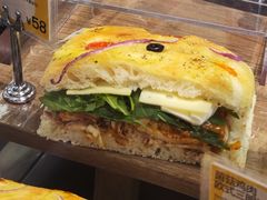 川味花生牛肋肉三明治-PAOPAO Bakery&Café(港汇店)