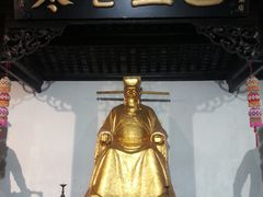 正襟危坐-包公祠