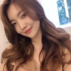 -AYO SALON