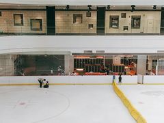 -陈露国际冰上中心(天津嘉里汇店)