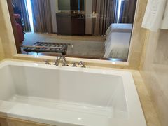 -汕尾巴黎半岛酒店