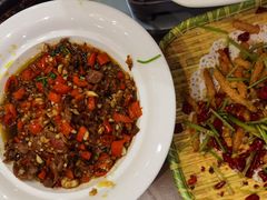 -黄泥岗·地道湖北菜(奥特莱斯店)