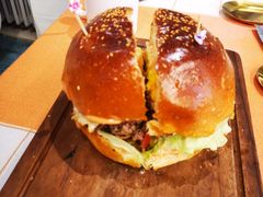 手工牛肉大汉堡-大象厨房(重庆道店)