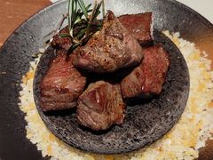 安格斯蒜香雪花一口牛-一沙一城·岩烤牛扒(深圳首店)