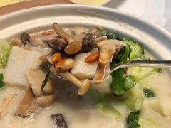 鱼汤杂菜煲-东海朗廷酒店-唐阁T’ANG COURT 中餐厅