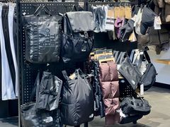 -王府井奥莱棋盘山小镇