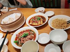 -诚铭记·虾仁汤包·成都小吃(融创店)