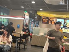 -麦当劳(轻轨曹杨路店)