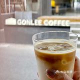 发现UCC开了一家独栋工业风咖啡店