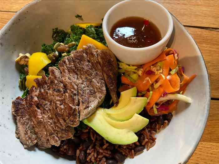 wagas 沃歌斯(金鹰新街口店)-"每次路过金鹰这家店都好多人,工作日